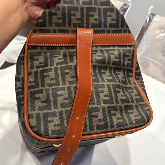 📌SOLD📌 Rare & Authentic Fendi travel bag - Picture 7 of 15